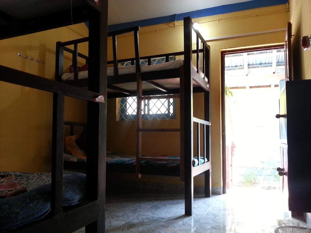 Hippie Hostel Anjuna Bagian luar foto