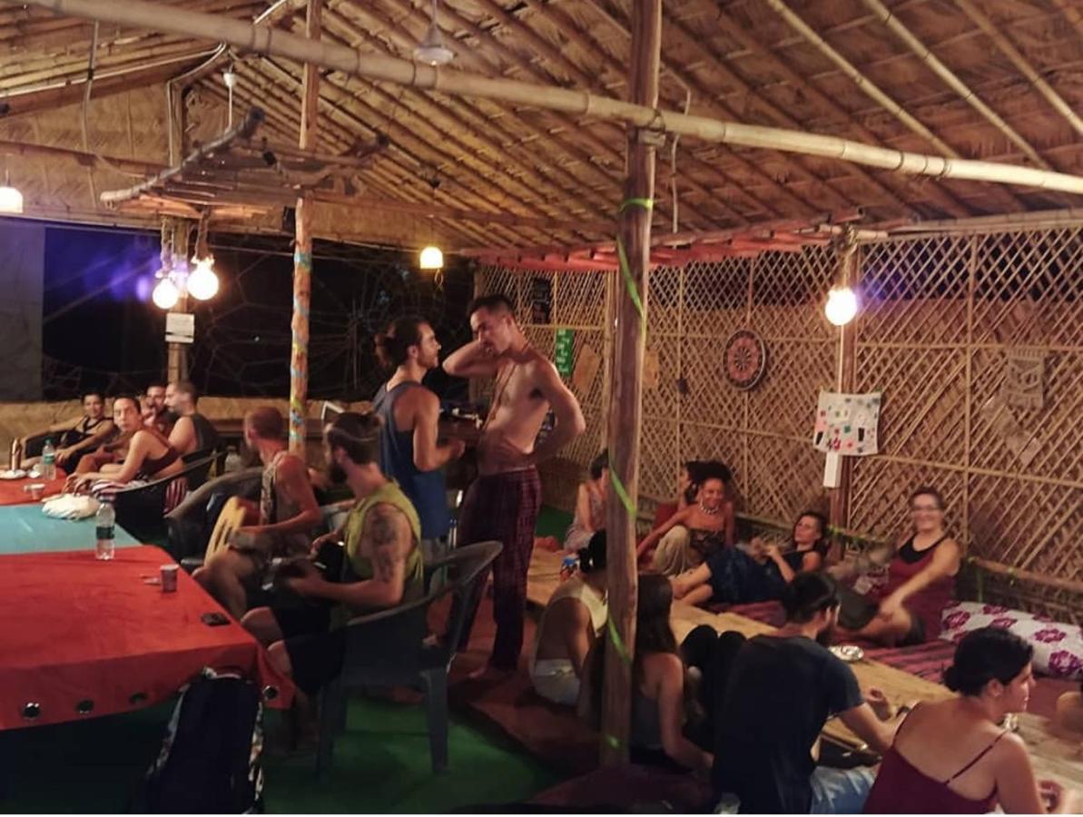 Hippie Hostel Anjuna Bagian luar foto