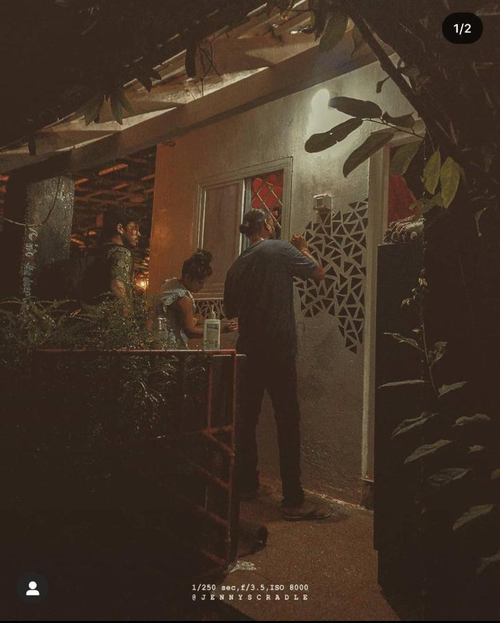 Hippie Hostel Anjuna Bagian luar foto