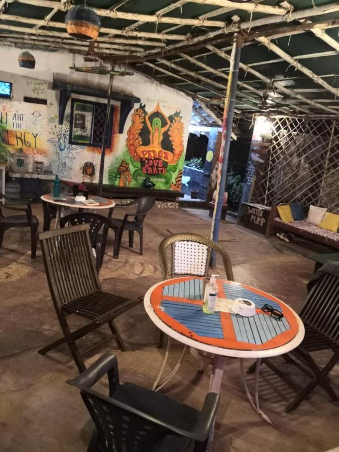 Hippie Hostel Anjuna Bagian luar foto